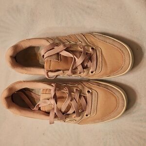 New Balance Light Pink Sneakers